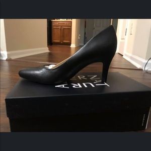 ❌ SOLD ❌ Evie black leather pumps. 6W